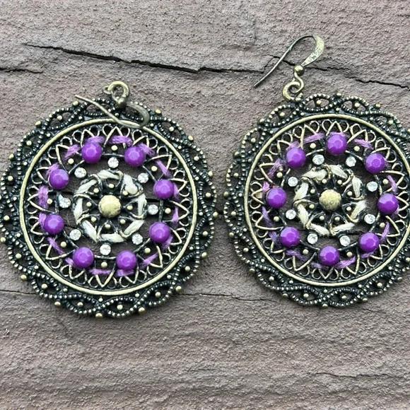 Beautiful Vintage Purple Earrings - Picture 7 of 8